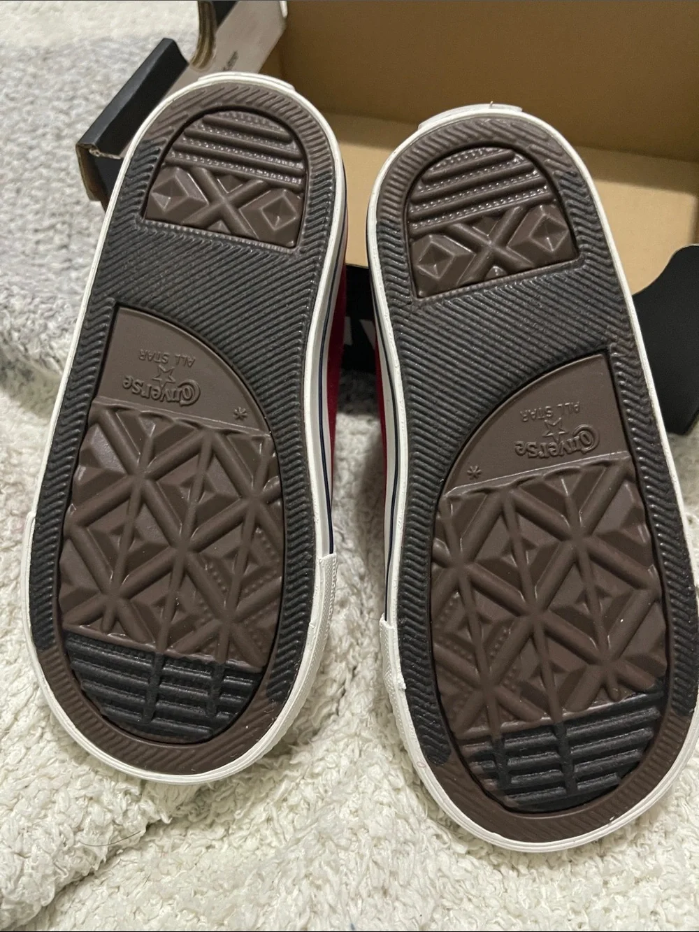NEW- Converse - 7c or 8c